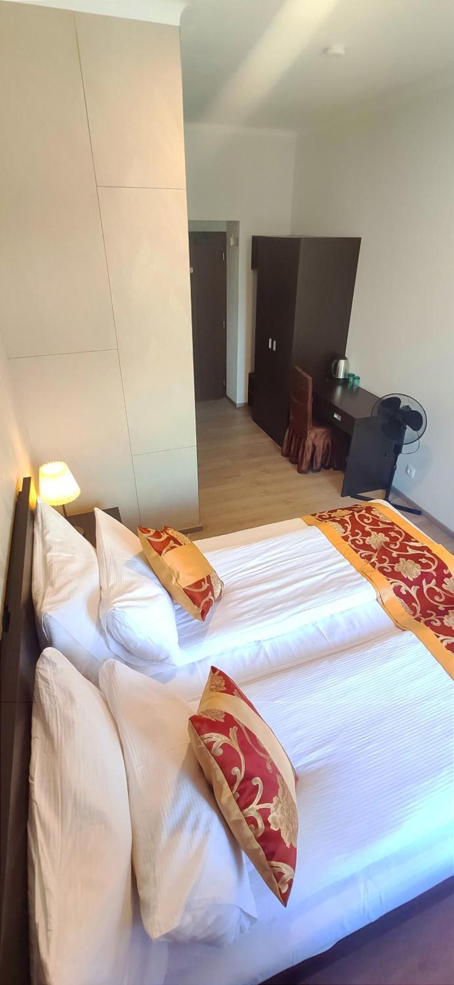 Hotel Sun-house Pension&restaurant -parkingfree- 3*