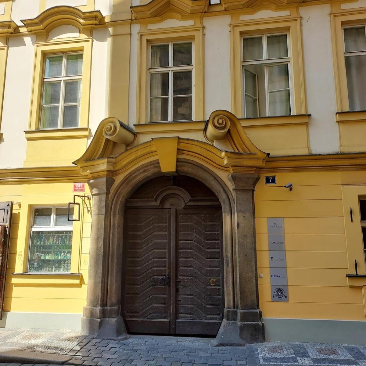 Just 3 Min Walk Old Town Center Private A Pansiyon