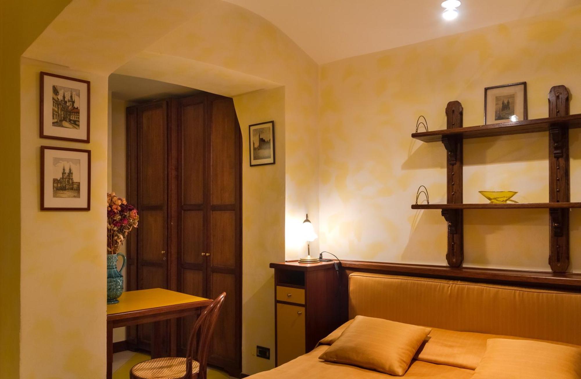 Tynska Apartment *