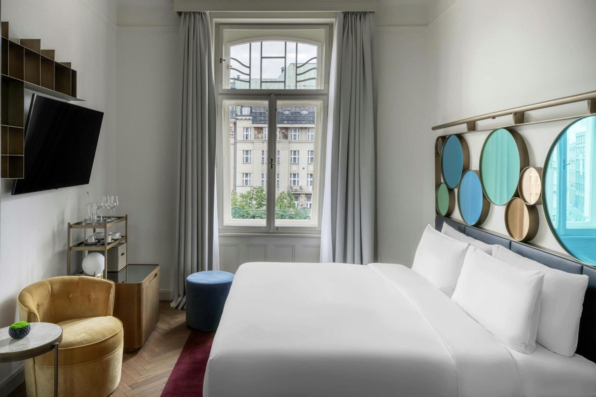 W Hotel 5*