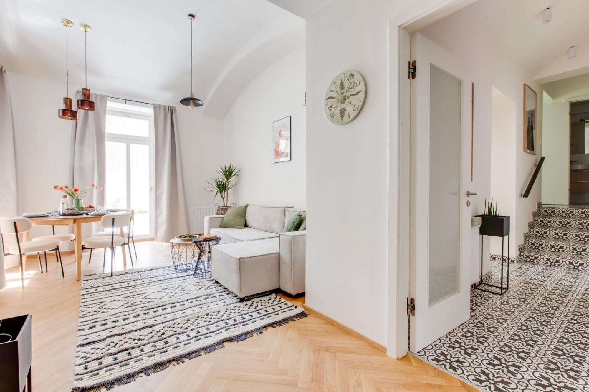 Visit Oomph Prague