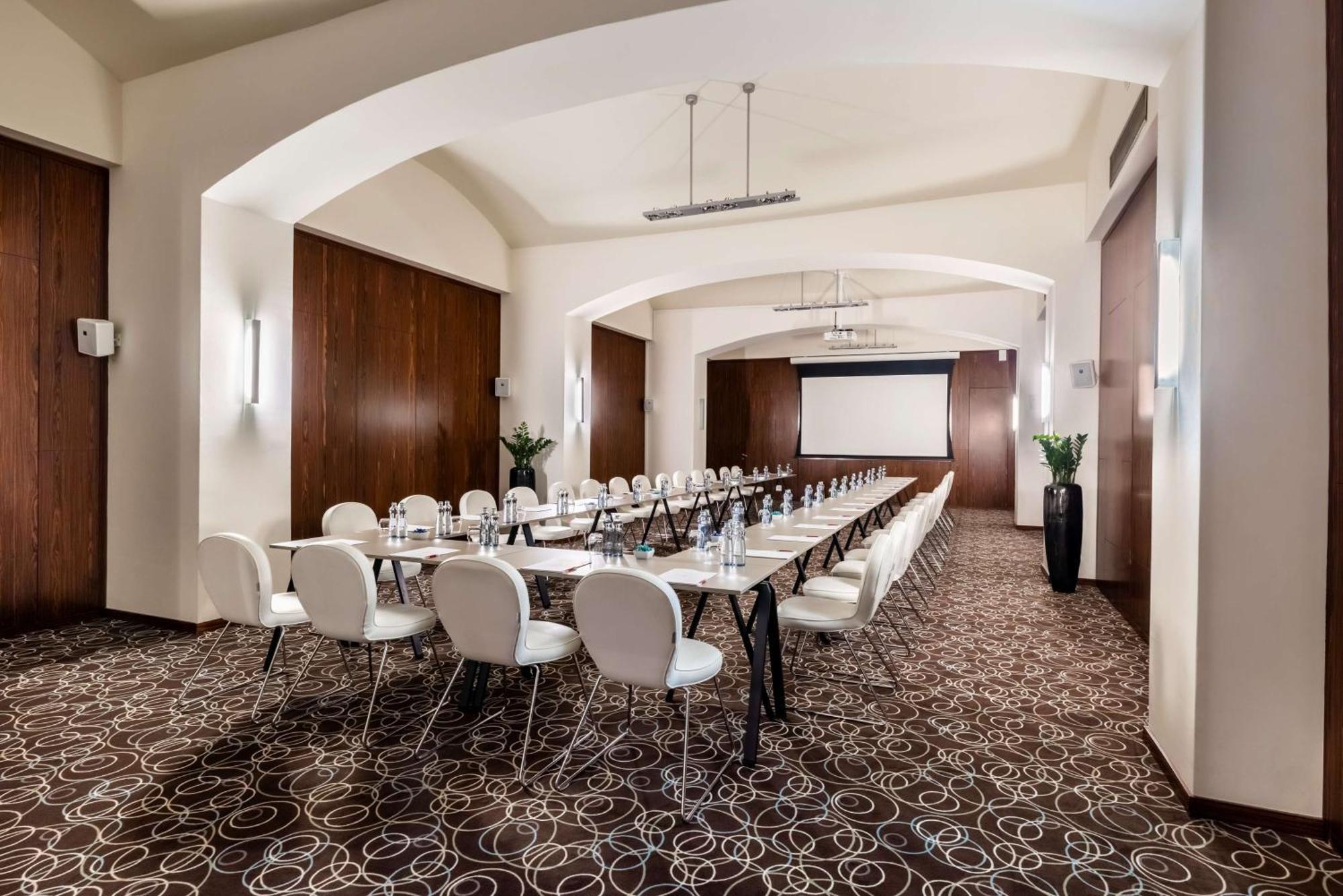 Nh Collection Carlo Iv 5* Prague