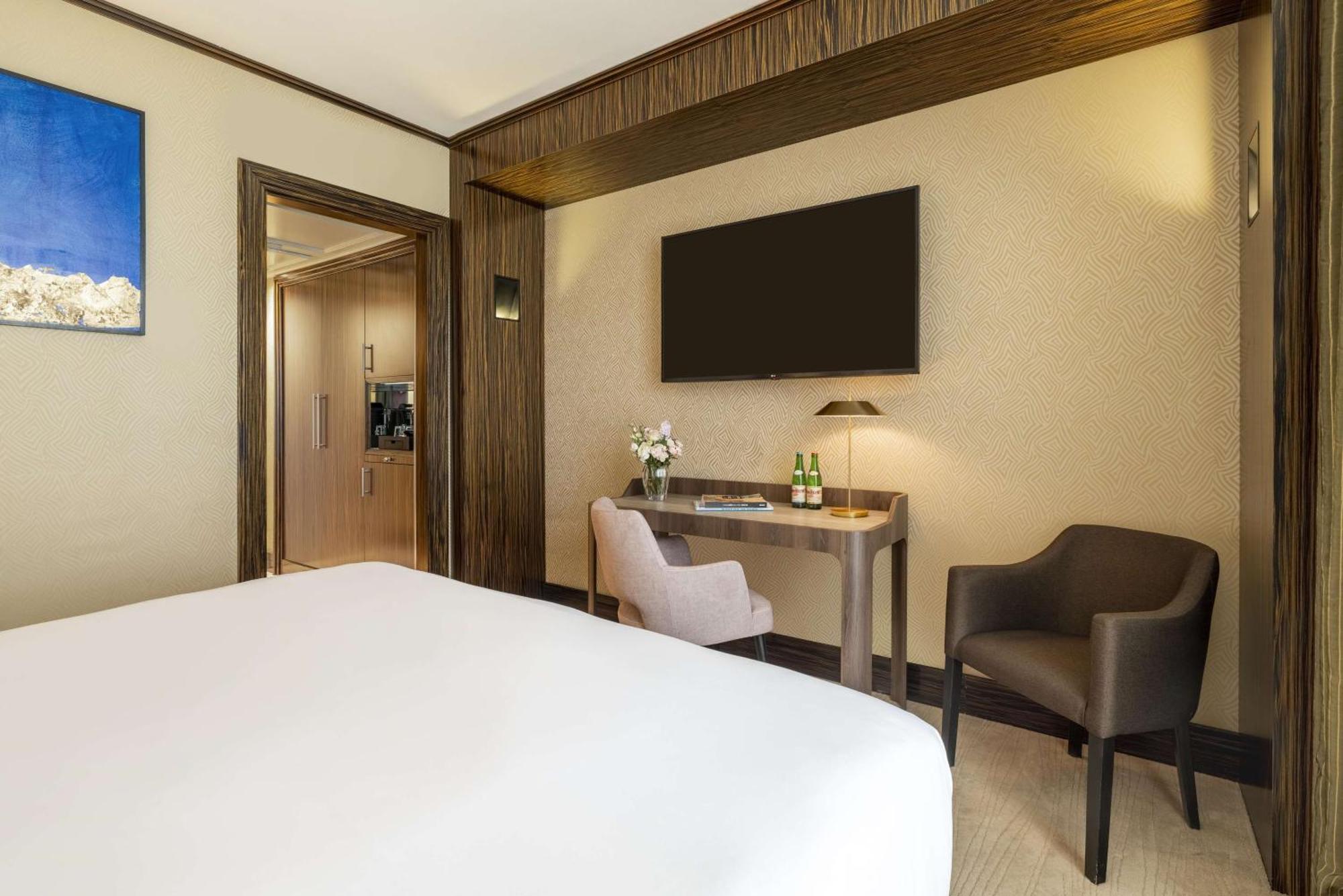 Hotel Nh Collection Carlo Iv Prague
