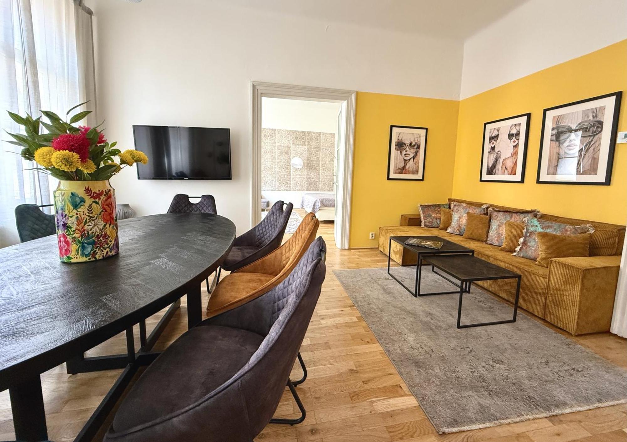 No1 Style & Design Xxl Centre Apartment