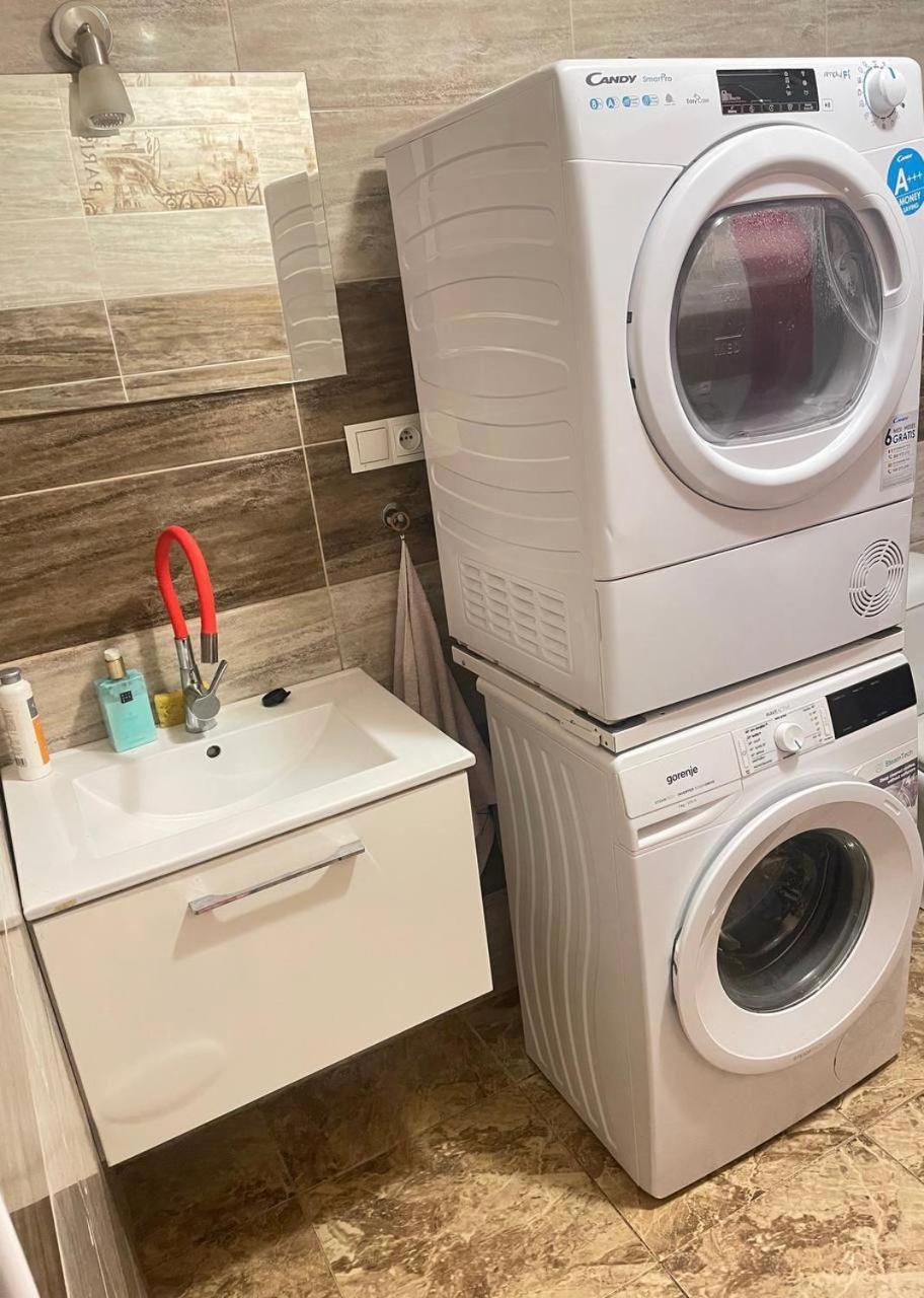 Apartment Bajecne Ve S Bazenem A Terasou.