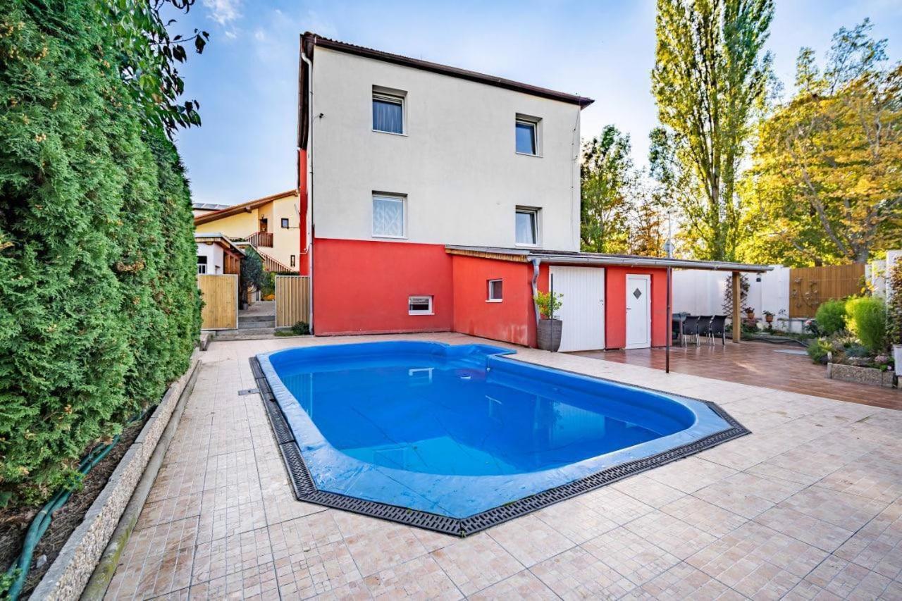 Apartment Bajecne Ve S Bazenem A Terasou. *