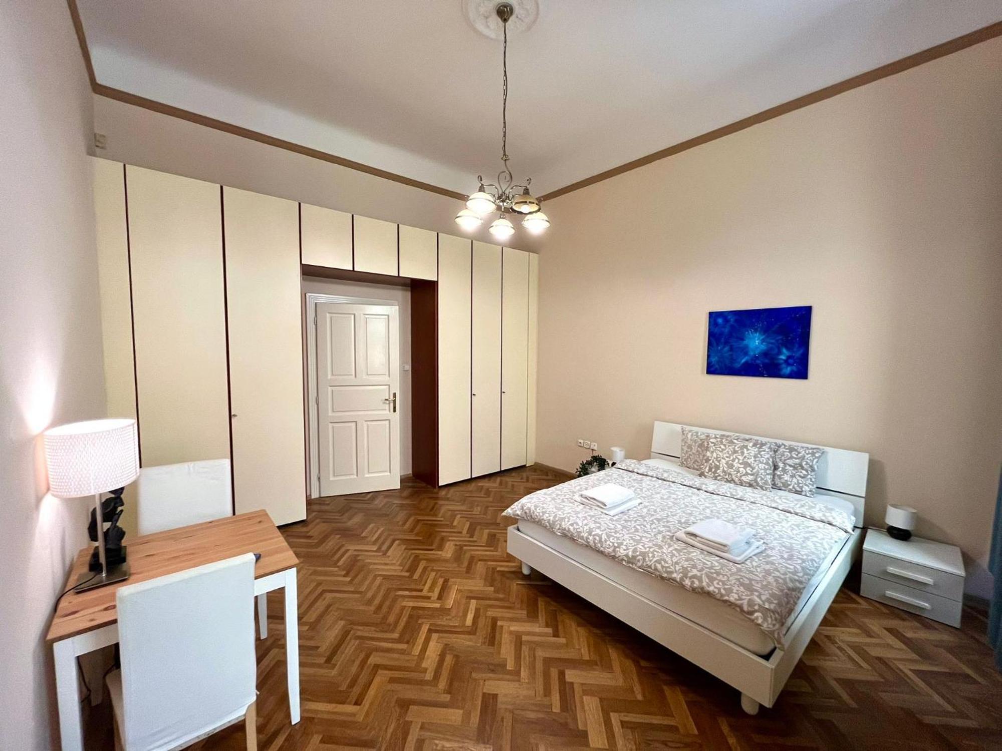 Charles Bridge Apartment Prague