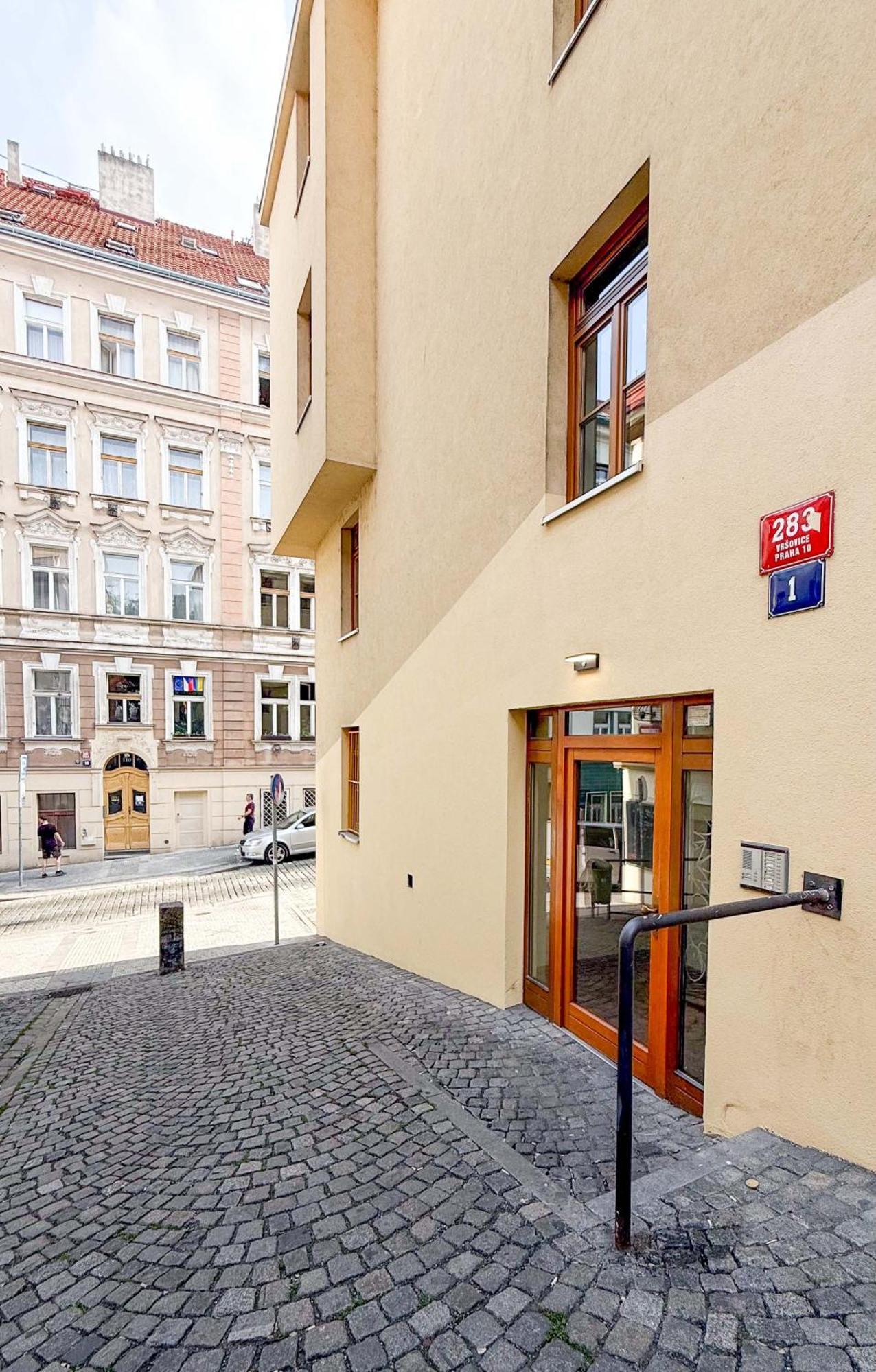 Modern Krymska & Francouzska Street * Prague