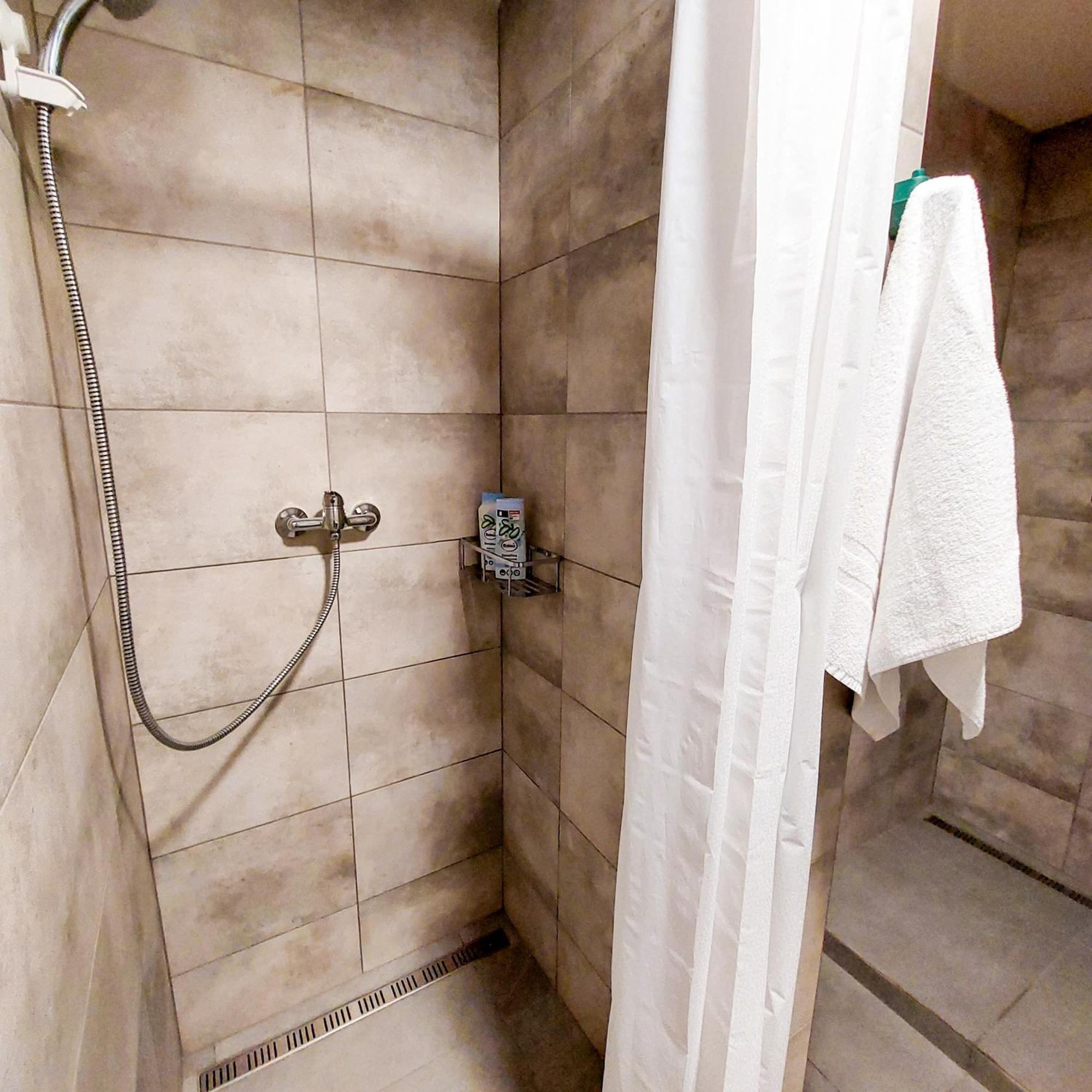 Letni Pokoj Na Prazske Letne H5 Homestay