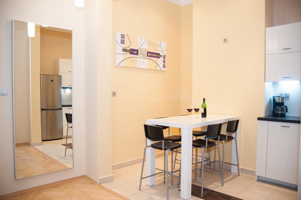 4bdr Meeting Point By Ruterra Apartment Prague