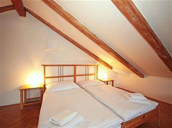 Janacek Palace Apartment *