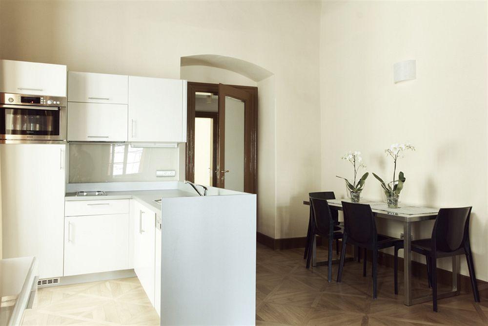 Apartment 3 Epoques By Adrez Prag