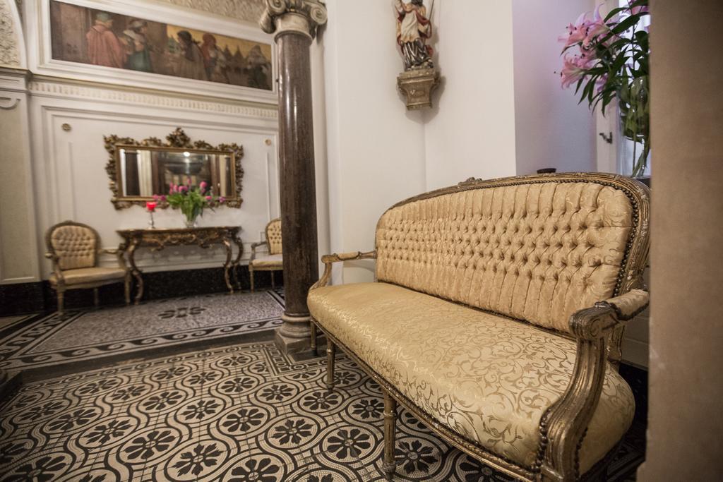 Apartment Royal Apartment By Charles Bridge View Of Saint Nicholas Church Prague