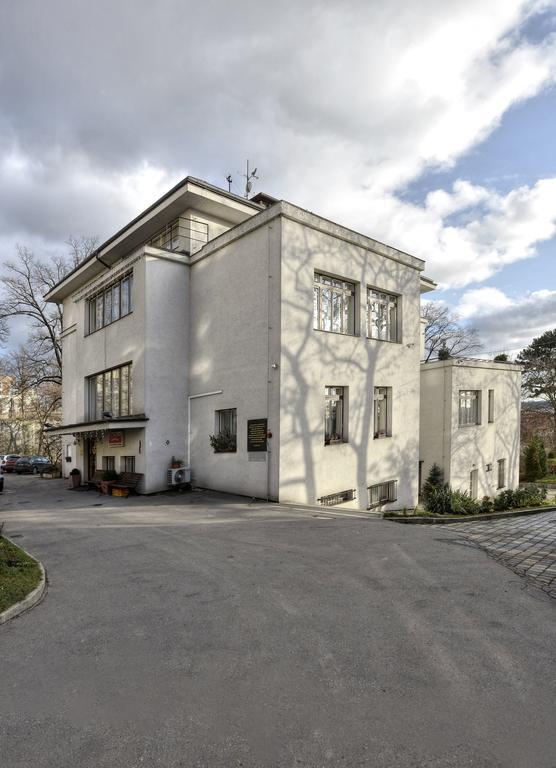 Guest house Jana - Domov Mladeze