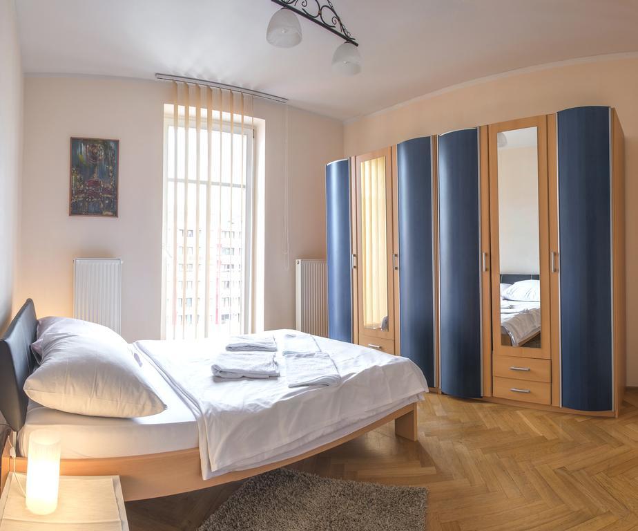 New Luxury * Prague