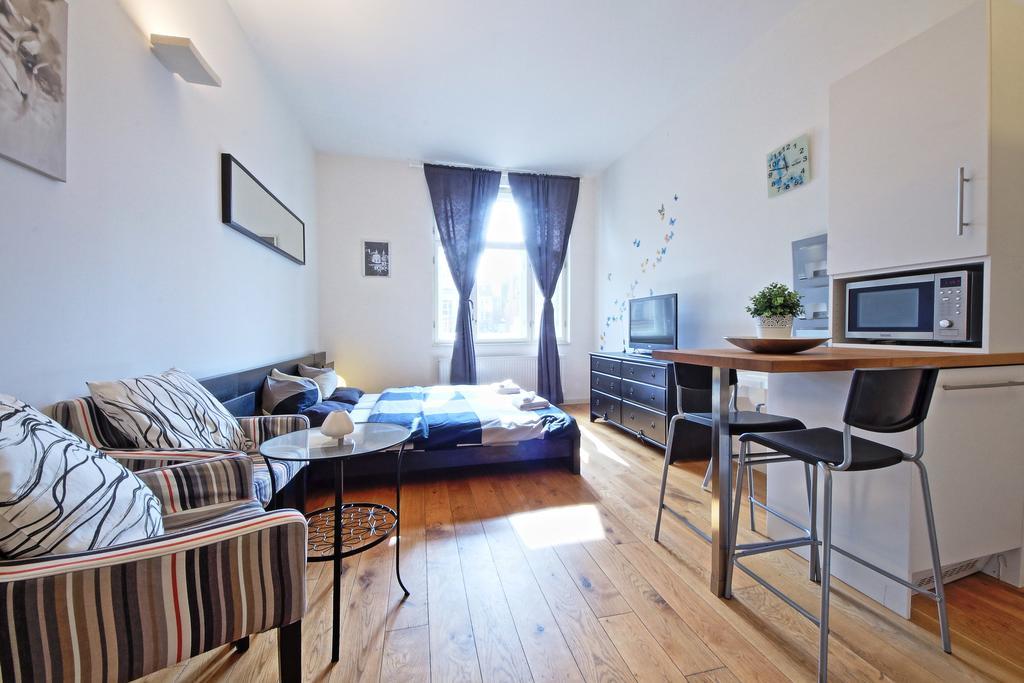Apartment Visit In *
