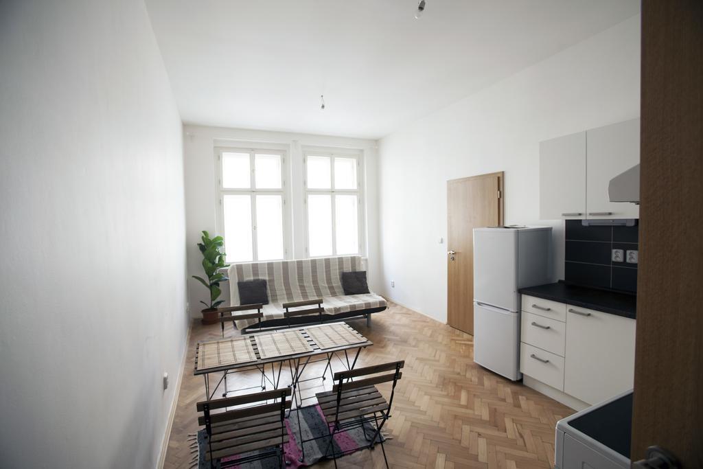Comfortable Vlkova Apartment Prague