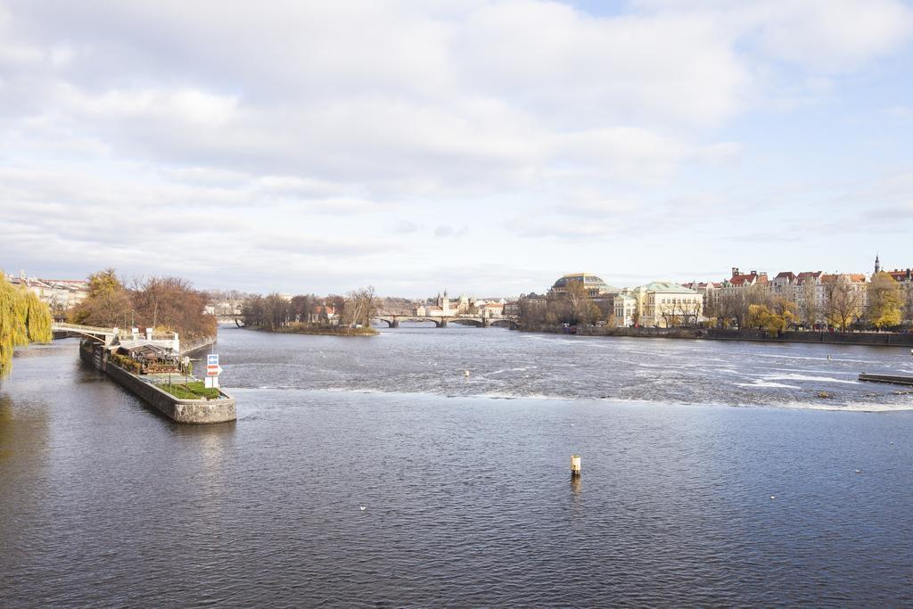 Vltava Apartment *