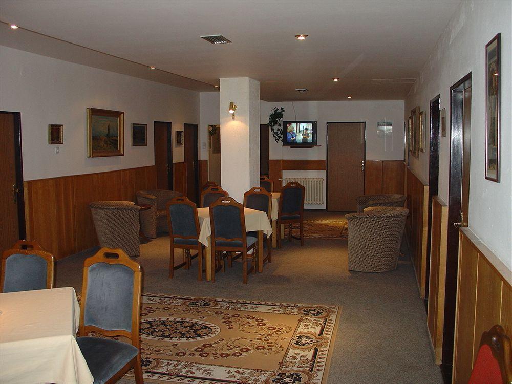 Hotel Bohemians 3*