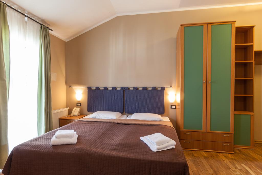 Hotel La Madeleine 3*