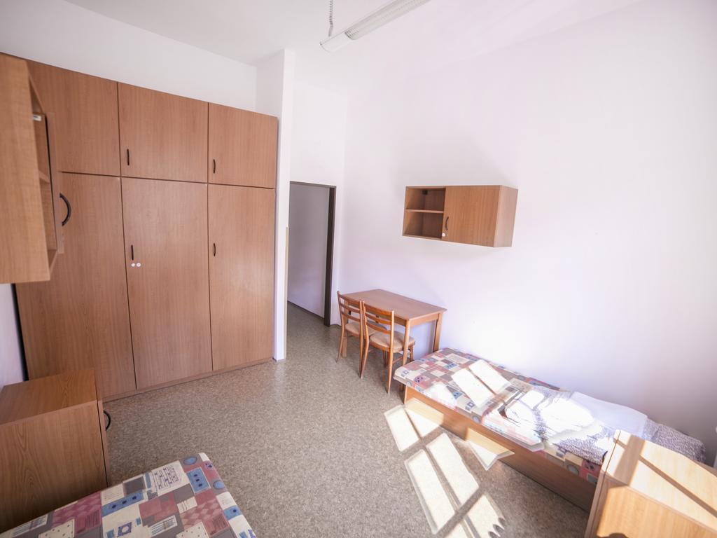 Hostel Dizzy Daisy *