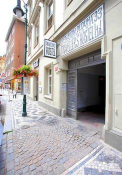 Travellers Hostel *