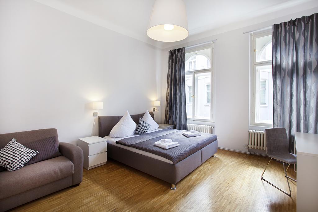 Spacious Ruterra 3bdr Flat * Prague