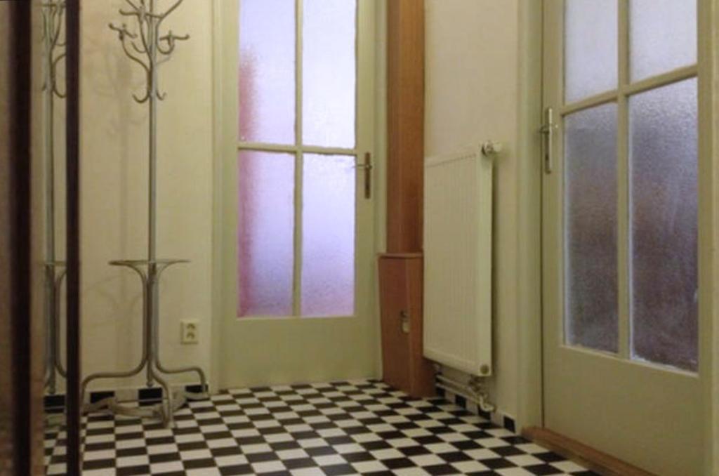 Apartment Sedlcanska - Will Save Money Here - Equipped With Antique Furniture