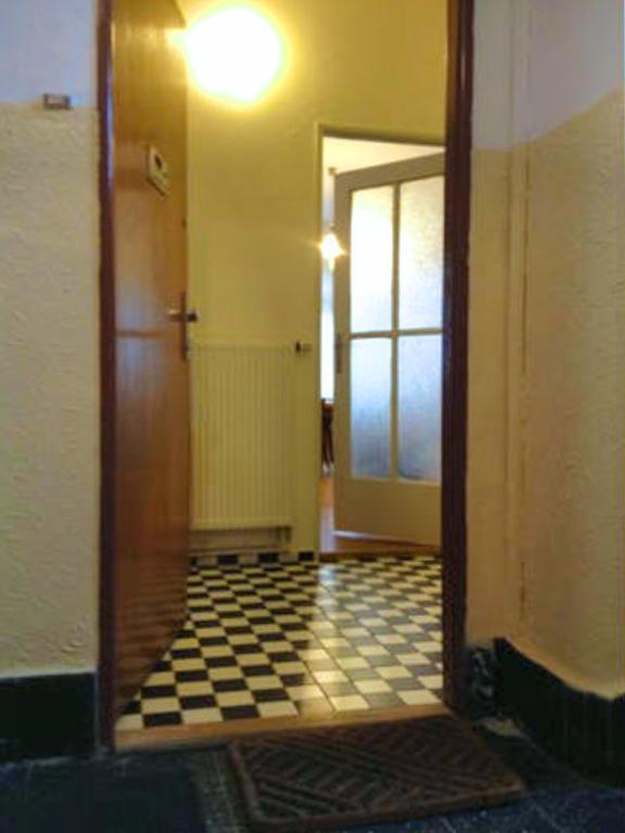Sedlcanska - Will Save Money Here - Equipped With Antique Furniture Apartment Prague