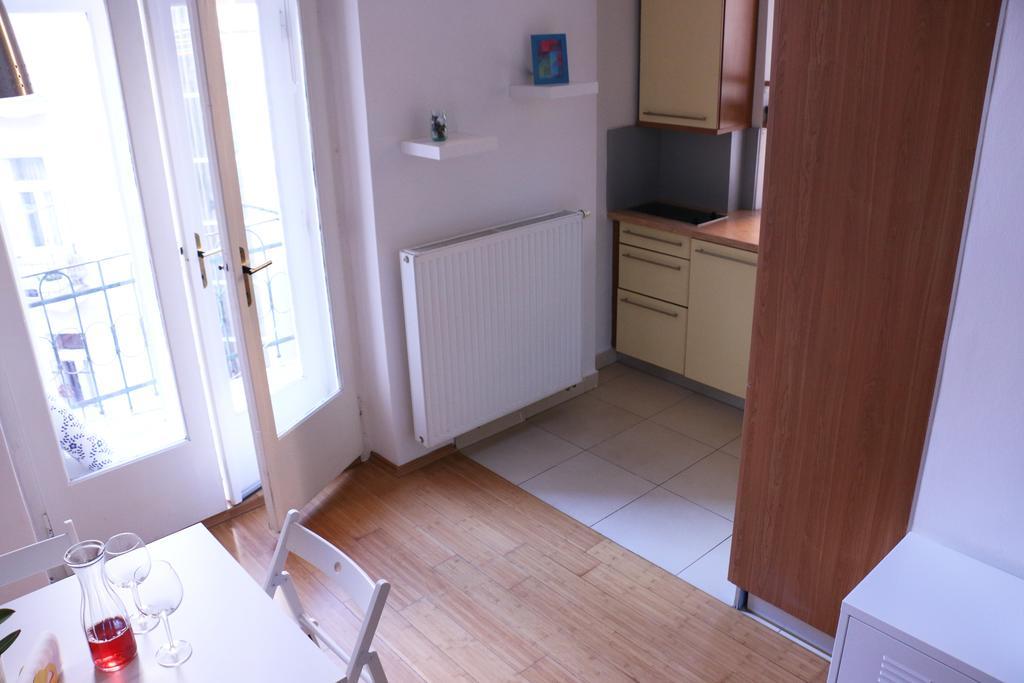 Apartamento Charming Apt W Balcony Old Town
