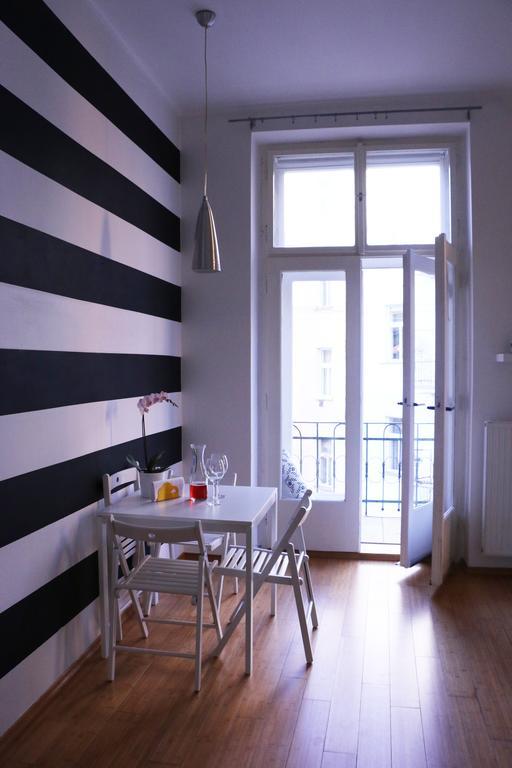 Charming Apt W Balcony Old Town Praga