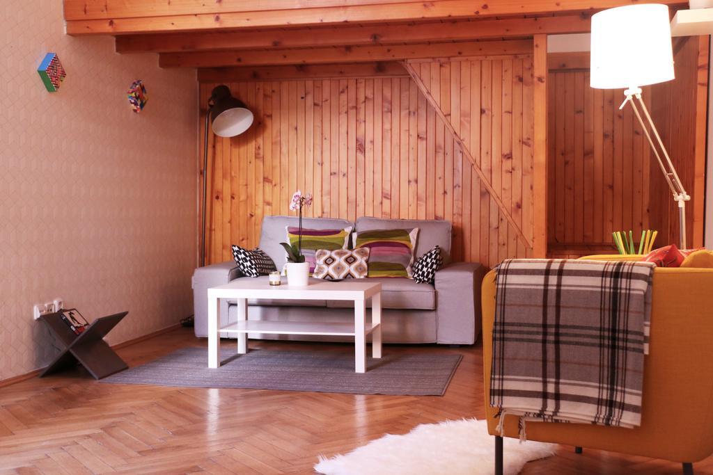 Apartamento Charming Apt W Balcony Old Town *