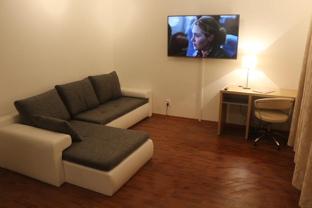 Holiday Green Park Bechovice I Tatil Evi Prag