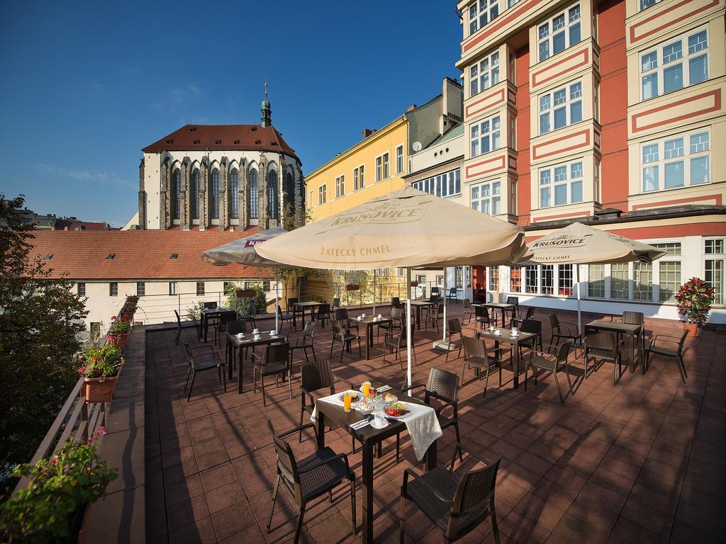 Hotel Ea Julis 4*