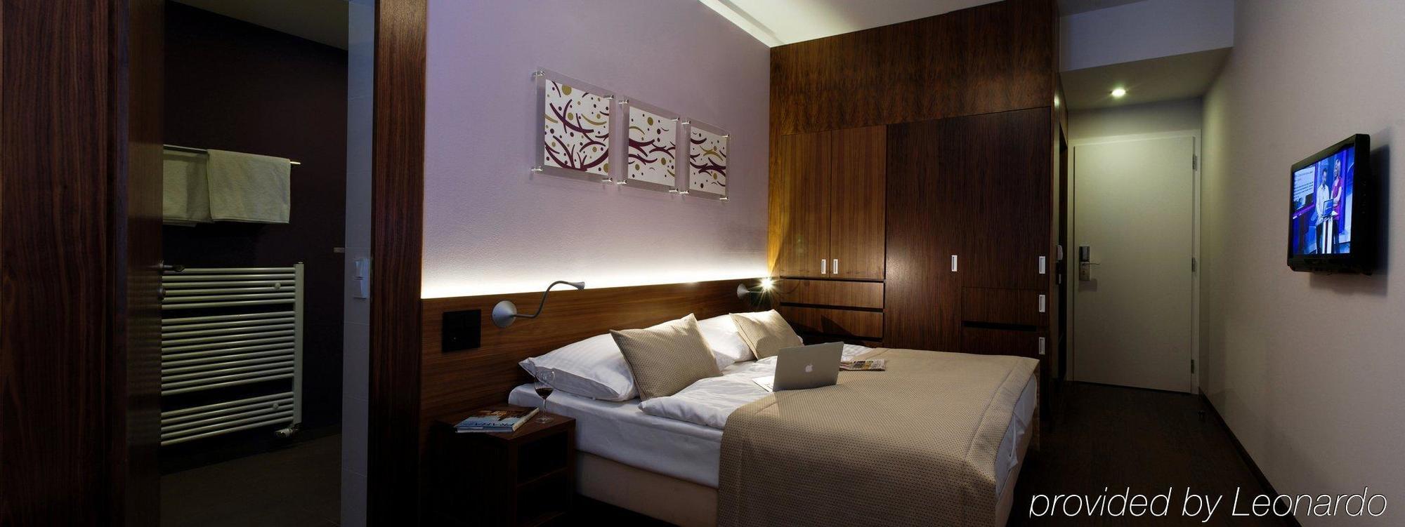 Otel Carol