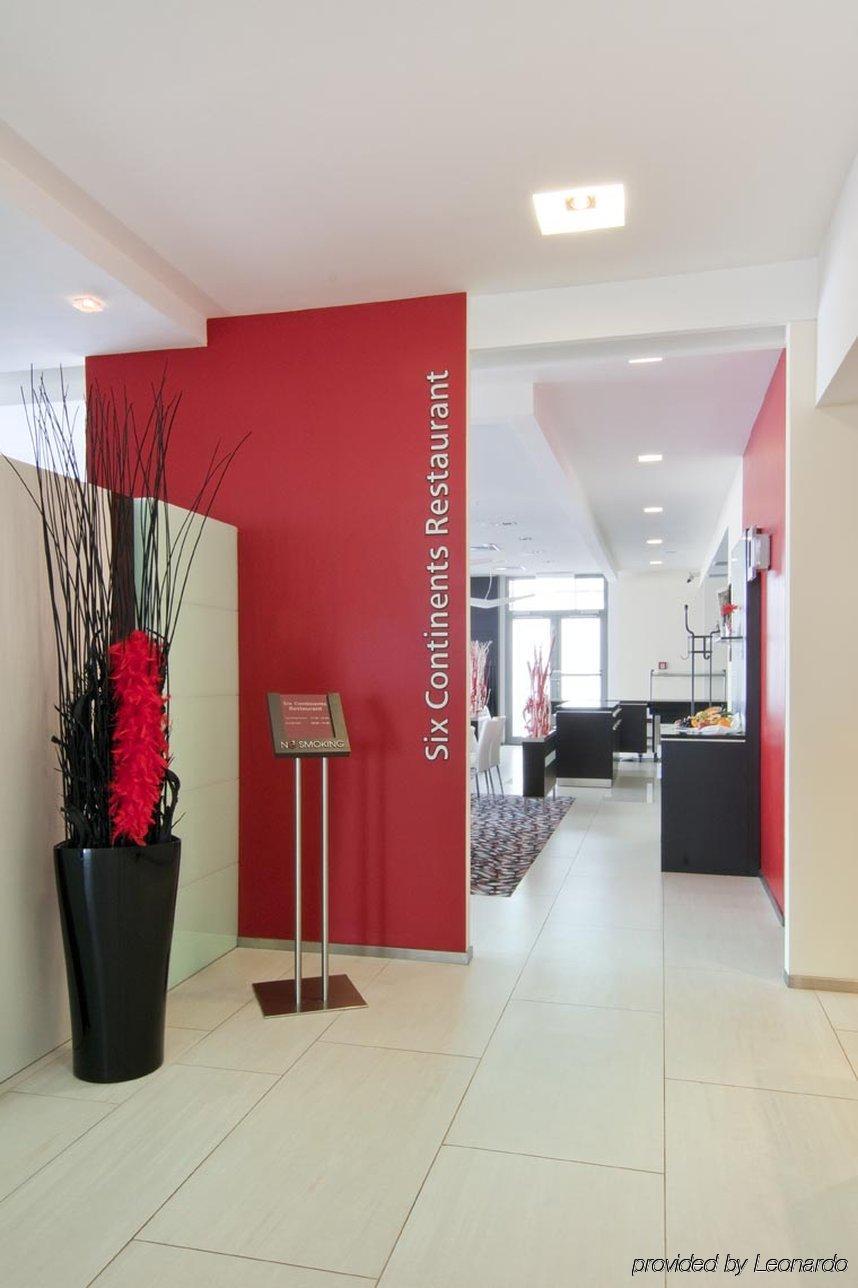Airport By Ihg Otel Prag