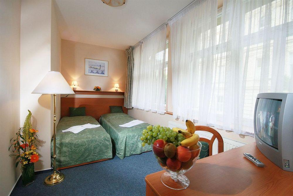 Hotel Adeba 3*
