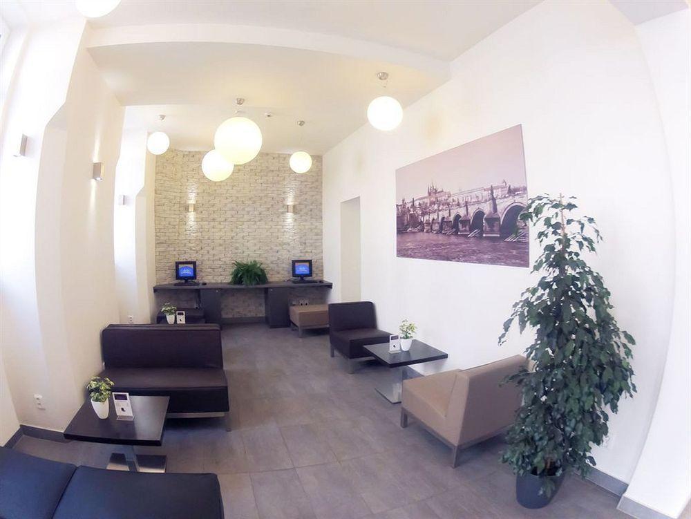 Hotel Adeba