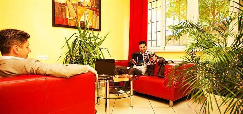 Charles Hotel