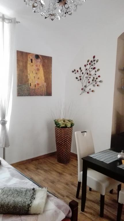 Jakubska 676 *