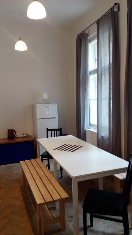 V Tunich Hostel *