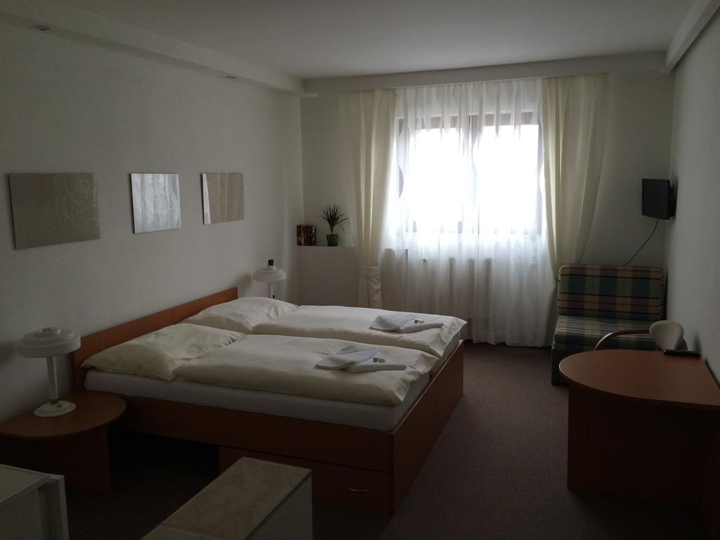 Wolf 3* Prague