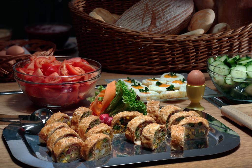 Axa Hotel 3*