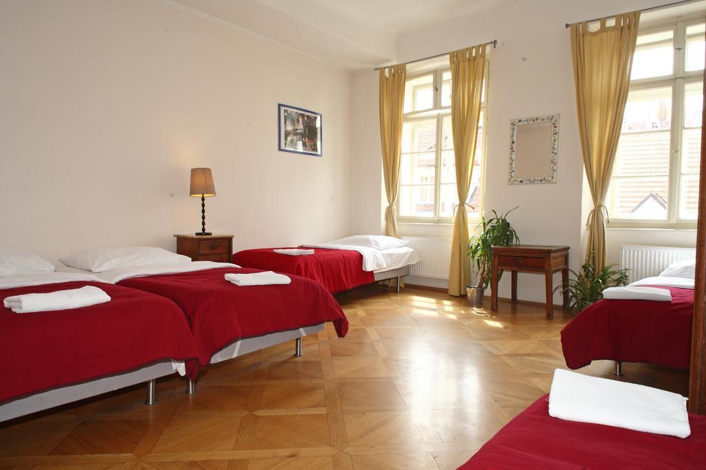 Little Town Budget Hotel 3*