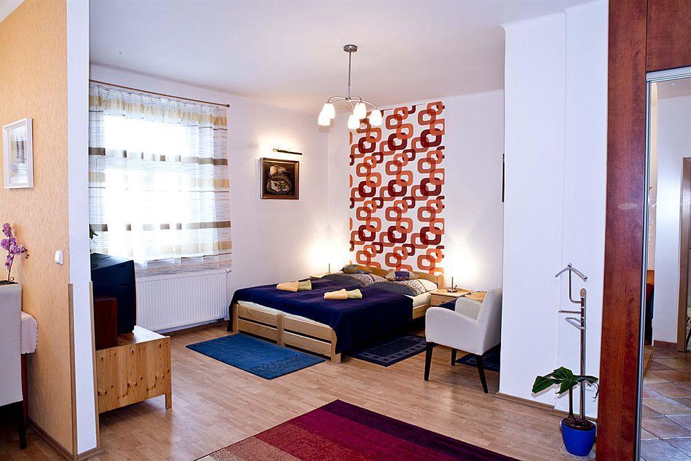 Homer - Old Town Square Hostel Prague