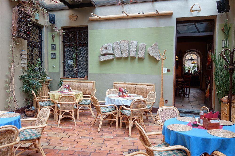 Homer - Old Town Square Hostel Prague