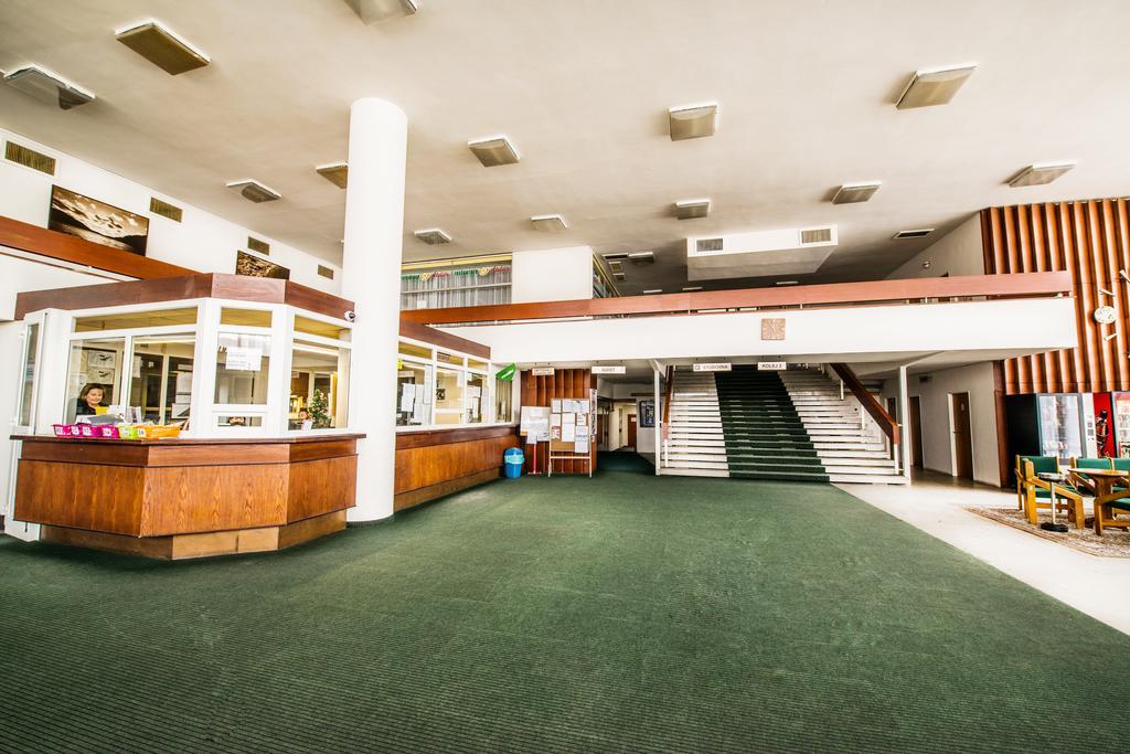 Kolej Hostivar Hostel *