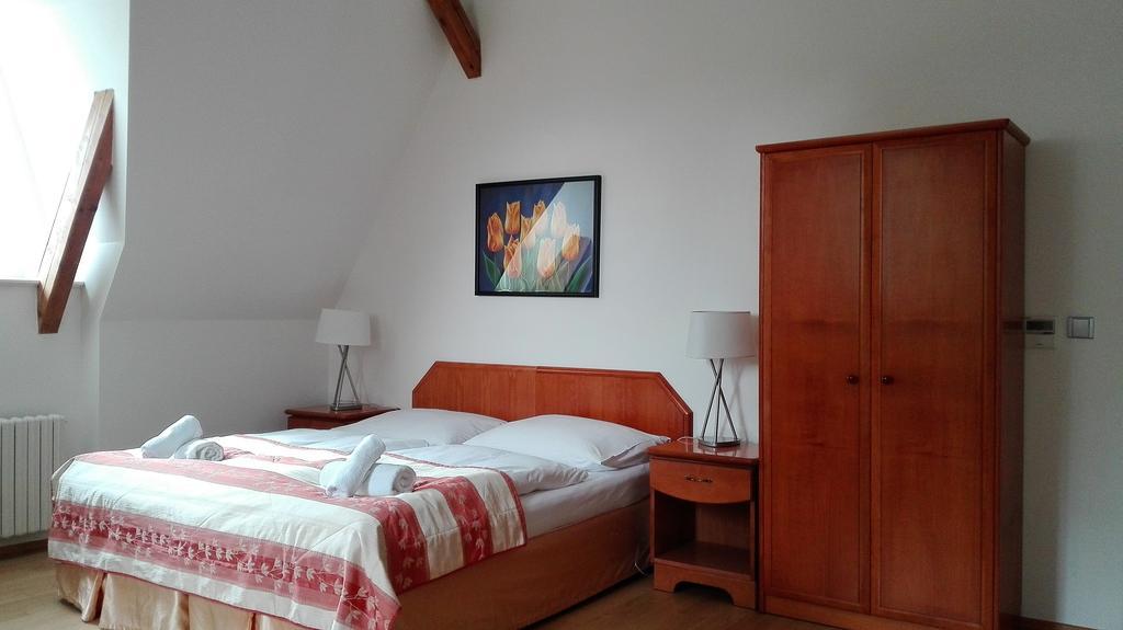 Jana - Domov Mladeze Guest house 2*