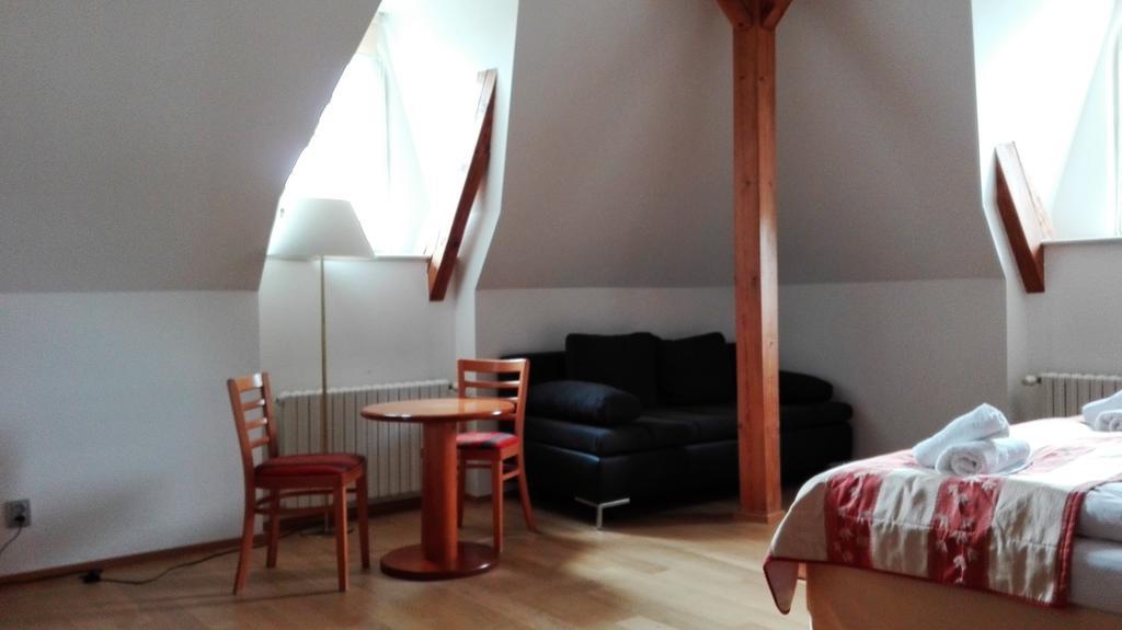 Guest house Jana - Domov Mladeze 2*