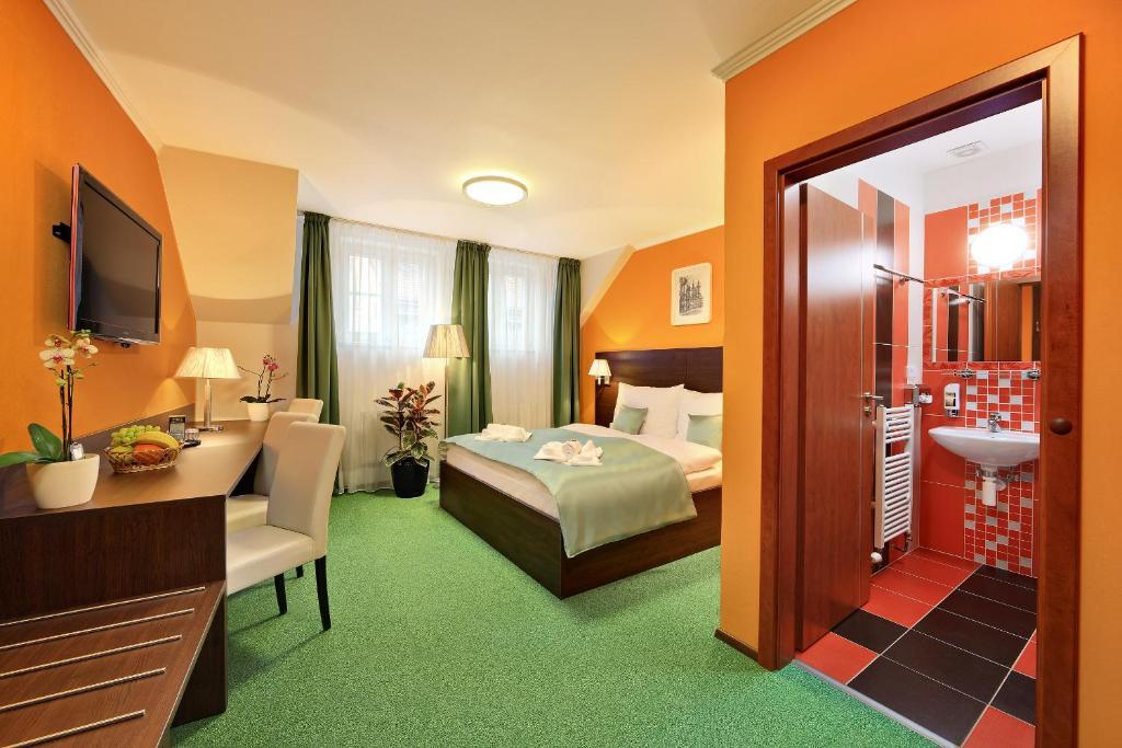 Martin Hotel